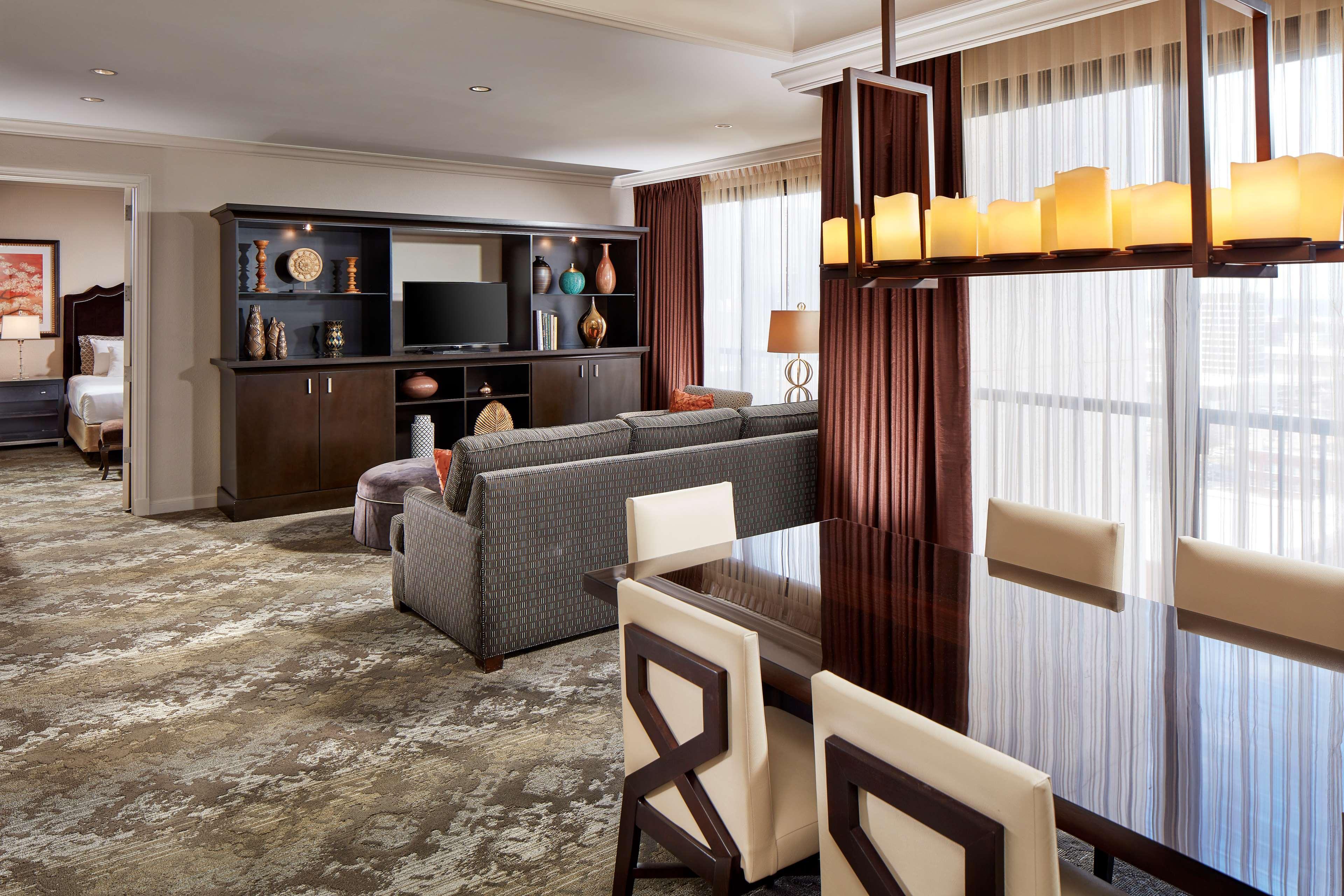 Hyatt Regency Tulsa Downtown Hotel Exterior foto